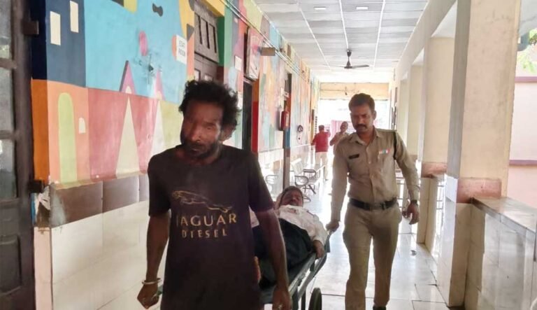 रतलाम के डायल-112 हीरोज सड़क दुर्घटना में घायल 02 व्यक्तियों को त्वरित सहायता से पहुँचाया अस्पताल