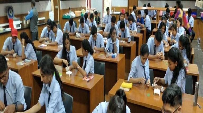 प्राइवेट स्कूलों को पछाड़ सरकारी स्कूल आगे, CBSE 12वीं में भोपाल रीजन देशभर में 19वें स्थान पर