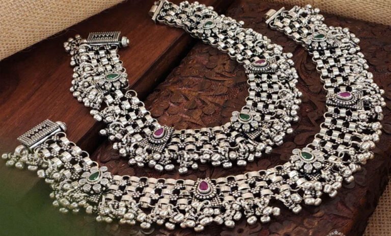 Silver Price अपडेट: हाई से ₹2 लाख टूटी चांदी, 3 दिन में बढ़ी ₹13,000; सोने के भाव भी देखें
