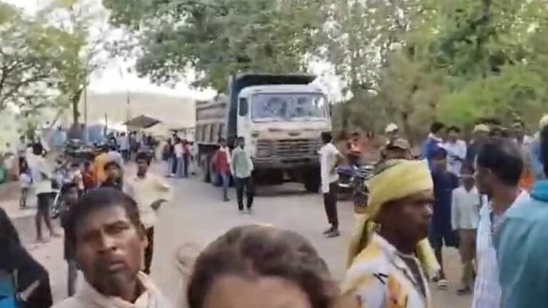 हादसे में दो दर्जन से ज्यादा लोग घायल, मौके पर मची अफरा-तफरी