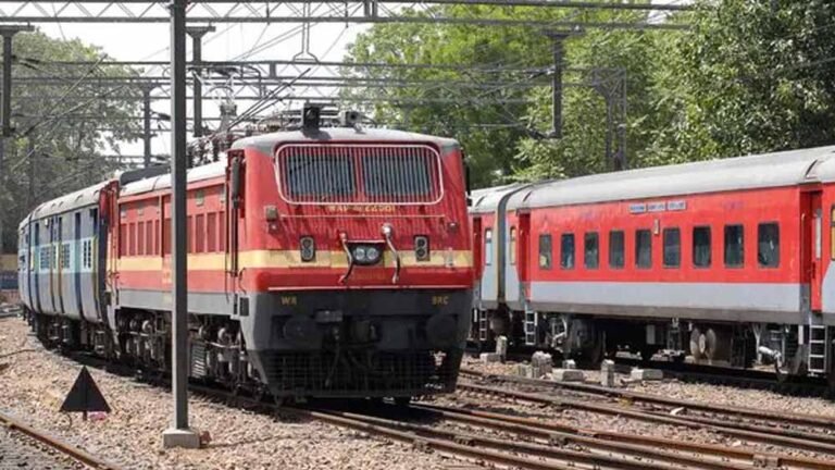 देशभर से 15 करोड़ श्रद्धालु सिंहस्थ में, 7800 ट्रेनों का विशेष इंतजाम