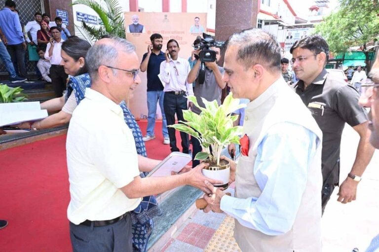 जयपुर में शहरी सेवा शिविर: 327 प्रकरणों का हुआ निस्तारण