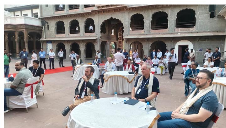 विदेशी प्रतिनिधियों ने देखा इंदौर का ऐतिहासिक वैभव, BRICS सम्मेलन के दौरान होलकर इतिहास से हुए रूबरू