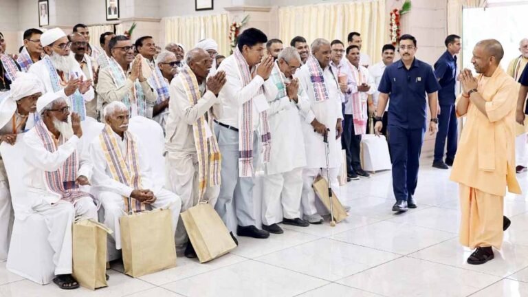जिन खेतों से उड़ते जहाज देखते थे किसान, आज उसी जमीन से भर ली आसमान की उड़ान