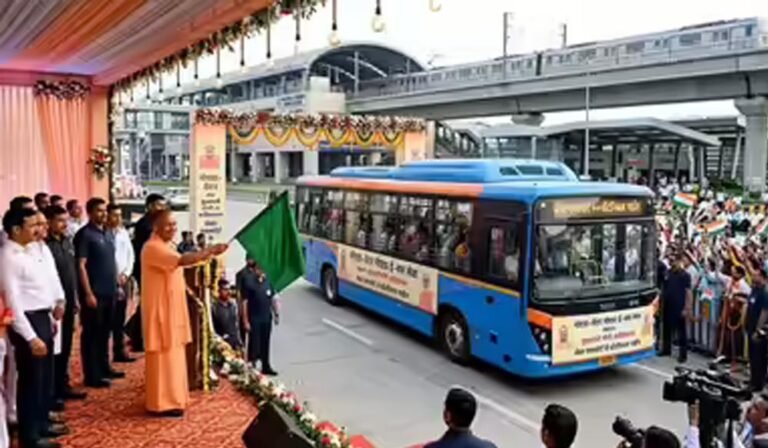 जेवर एयरपोर्ट पहुंचना होगा आसान, योगी सरकार ने शुरू की इलेक्ट्रिक बस सेवा