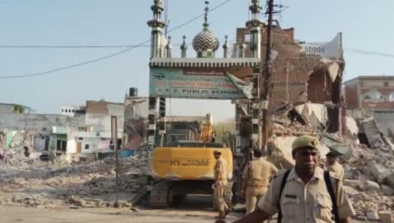 दालमंडी में फिलहाल नहीं चलेगा बुलडोजर, हाईकोर्ट के आदेश से प्रशासनिक कार्रवाई पर ब्रेक