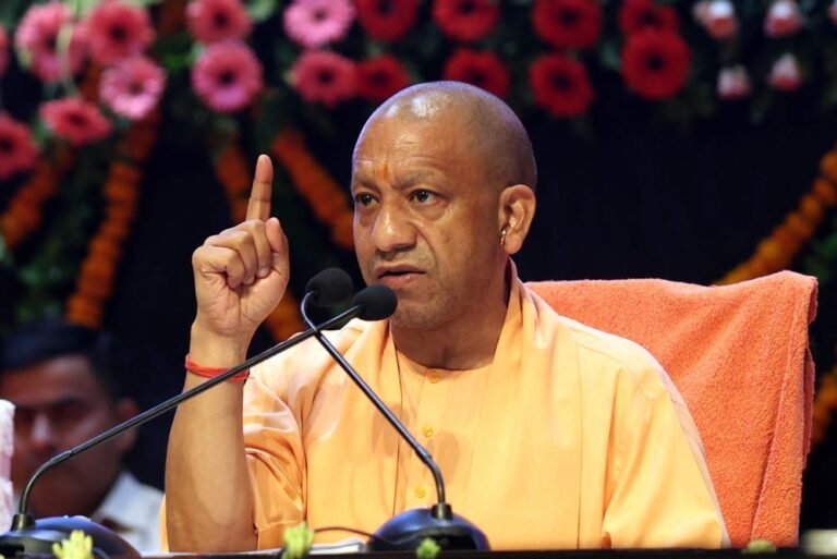 CM  का बड़ा ऐलान: हर शहर और गांव को ग्रीन मोबिलिटी इलेक्ट्रिक सेवा से जोड़ेंगे
