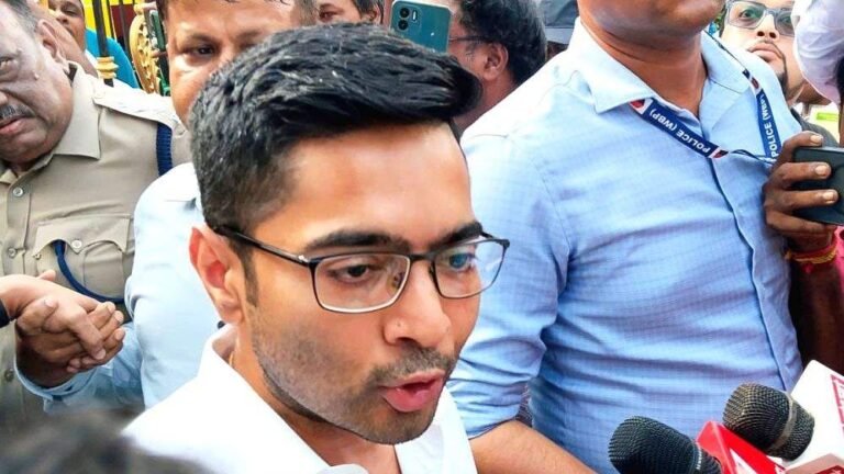 पश्चिम बंगाल में फिर गरमाया स्कूल भर्ती घोटाला, ED ऑफिस पहुंचेंगे अभिषेक बनर्जी
