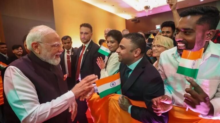 स्लोवाकिया में पीएम मोदी का गर्मजोशी से स्वागत, पारंपरिक सम्मान के बीच दोस्ती को मिलेगी नई उड़ान