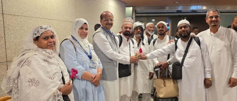 छत्तीसगढ़ के 813 हज यात्रियों की सफल वापसी, राज्य हज कमेटी ने किया भव्य स्वागत