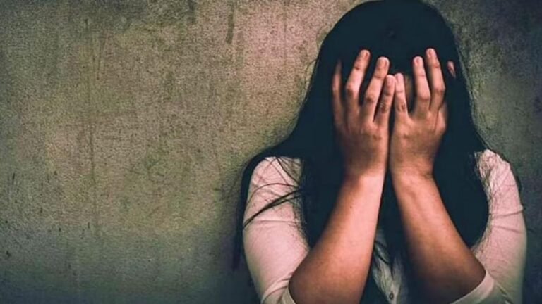 कलमा पढ़ाने के बहाने साजिश? एयरफोर्स अफसर की पत्नी ने लगाए रेप और ब्लैकमेलिंग के आरोप