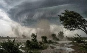 मौसम विभाग की चेतावनी! 21 राज्यों में तेज आंधी-तूफान का अलर्ट, 80KM की रफ्तार से चलेंगी हवाएं
