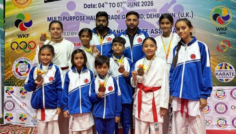 इंदौर के उभरते कराटे सितारों का कमाल, राष्ट्रीय चैंपियनशिप में गोल्ड जीतकर बढ़ाया गौरव