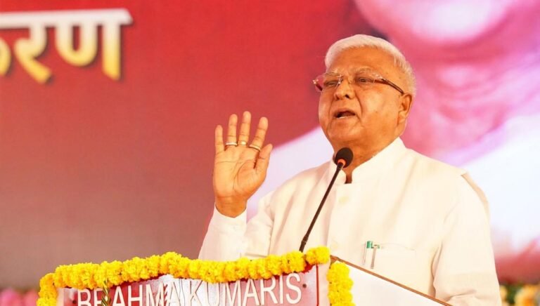 राष्ट्रपति मुर्मु का संदेश: विकास और संस्कृति के संतुलन से ही बनेगा सशक्त भारत