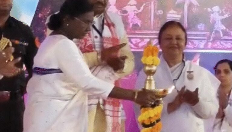 राष्ट्रपति मुर्मू ने दिया विकसित भारत का मंत्र, जनजातीय महासम्मेलन में सामाजिक समरसता और पर्यावरण संरक्षण पर जोर