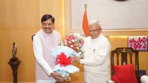 राज्यपाल पटेल ने अपना जन्म दिवस बच्चों के साथ मनाया