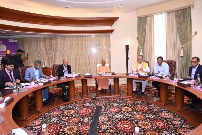 बेंगलुरु रोड शो में चमका यूपी मॉडल, उद्योग जगत ने योगी सरकार की नीतियों को सराहा
