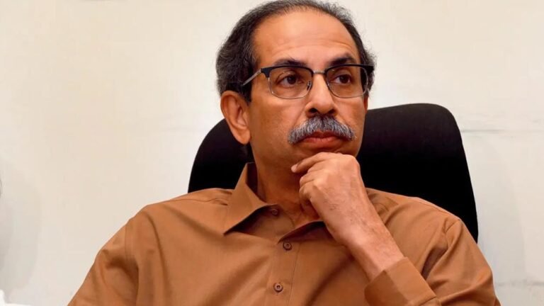 उद्धव ठाकरे की बढ़ी मुश्किलें, 20 विधायकों पर खतरा; आज करेंगे बड़ी बैठक