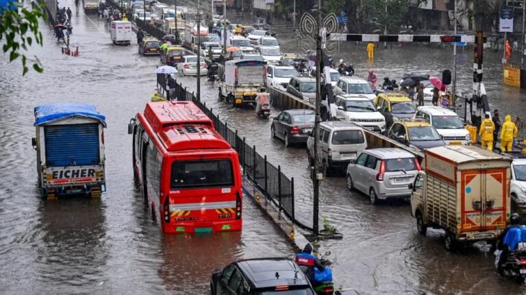 मुंबई में मॉनसून का कहर! अंधेरी सबवे पानी में डूबा, सड़कों पर जलभराव; IMD ने दी चेतावनी