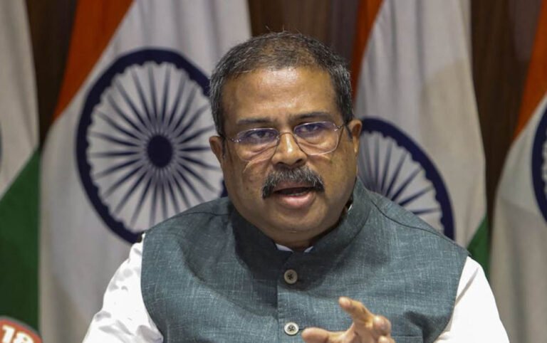 ‘जिन्हें पेपर बनाना था, वही लीक कराने वालों से जा मिले’, NEET घोटाले पर शिक्षा मंत्री का तीखा हमला