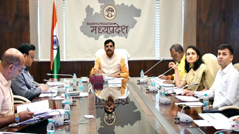 निर्धन परिवार, वृद्धजन और दिव्यांग साथी स्वयं को बेसहारा न समझें: मुख्यमंत्री डॉ. यादव