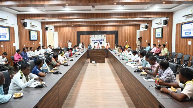 नक्सल मुक्त बस्तर के नव निर्माण में समाज की होगी अहम भूमिका, उपमुख्यमंत्री विजय शर्मा का आह्वान