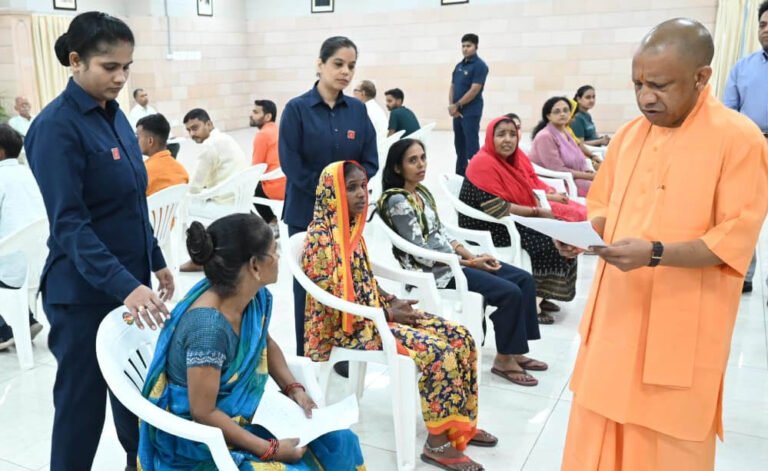 हर जरूरतमंद के इलाज की जिम्मेदारी सरकार की: मुख्यमंत्री ने गिनाईं स्वास्थ्य क्षेत्र की उपलब्धियां