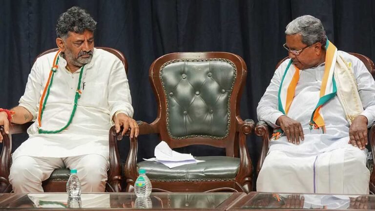 Karnataka Politics: डीके-सिद्धारमैया विवाद शांत कराने दिल्ली ने बनाया खास प्लान