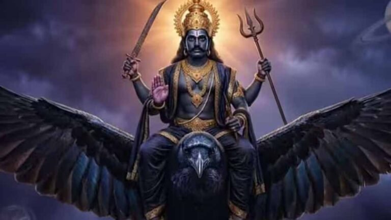 27 जुलाई को शनि होंगे वक्री, शश महापुरुष राजयोग से 4 राशियों को बड़ा लाभ