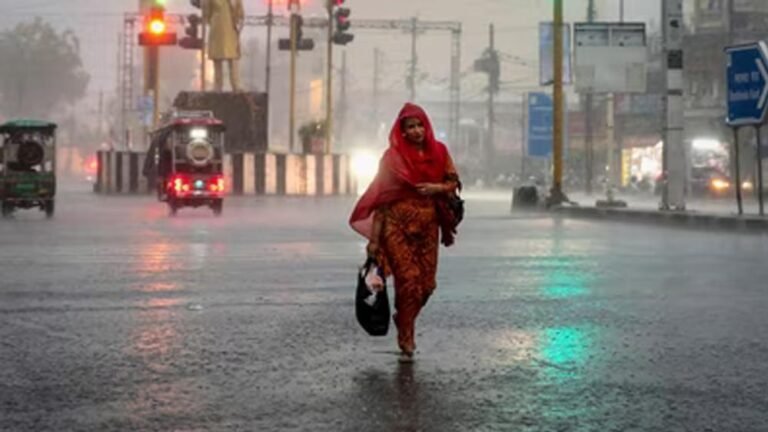 आज का मौसम: मॉनसून की रफ्तार तेज, देश के कई हिस्सों में भारी बारिश की चेतावनी