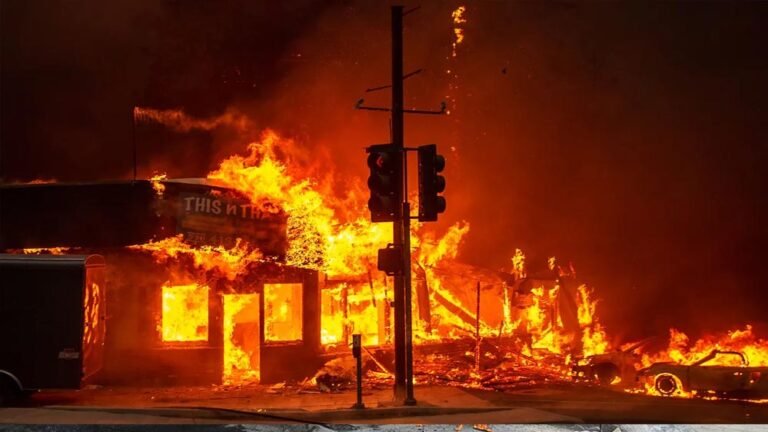 फायर NOC नहीं तो कार्रवाई तय! जबलपुर में सैकड़ों भवनों को भेजा गया नोटिस
