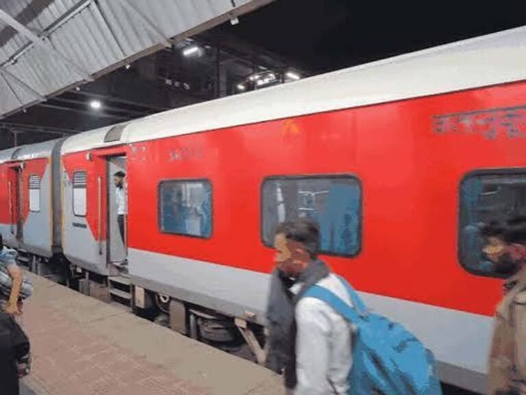 रेलवे नियम बदलाव: अनियमित यात्रा और उल्लंघनों पर 500 रुपये तक न्यूनतम जुर्माना
