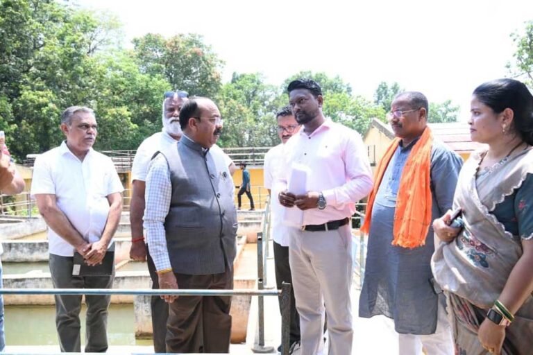 जावंगा कॉलेज भवन, जल जीवन मिशन और स्वच्छता दीदियों के कार्यों को देखा
