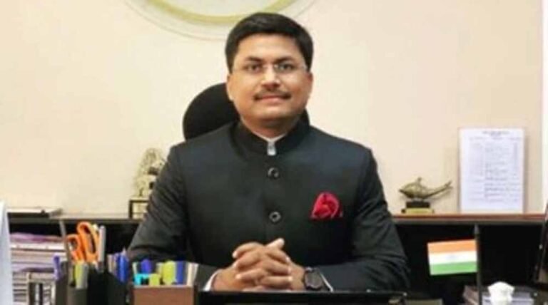 IAS अवनीश शरण ने 45 की उम्र में दिखाई गजब की फिटनेस, सोशल मीडिया पर साझा की प्रेरणादायक यात्रा