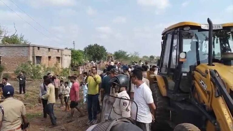 रायपुर में बेदखली अभियान पर बवाल, पुलिस की मौजूदगी में कार्रवाई, ग्रामीणों का विरोध