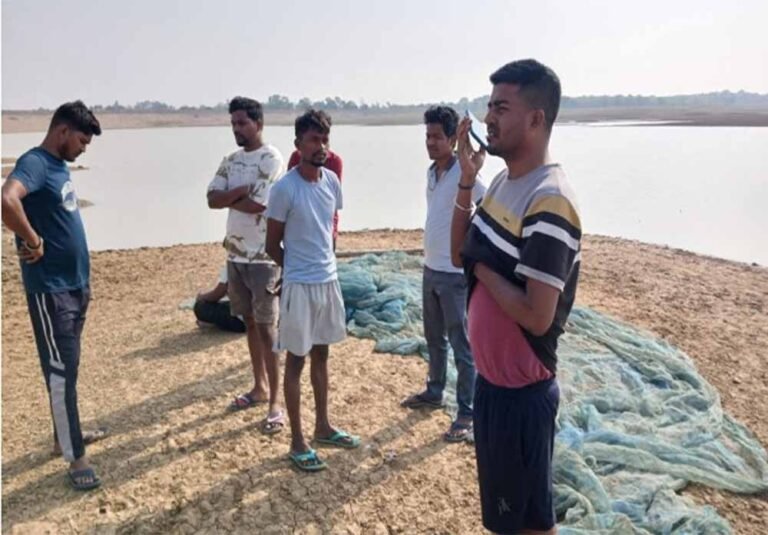 छत्तीसगढ़ के बांध में नाव हादसा, 9 लोग थे सवार; 3 ग्रामीणों की तलाश में जुटी टीमें