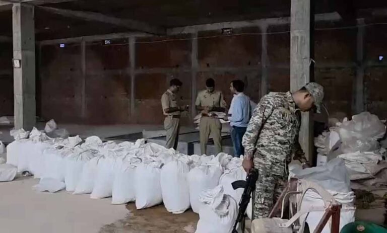 गोदाम में डिटर्जेंट नहीं, बन रहा था गुटखा! छापेमारी के बाद फरार किराएदार की तलाश