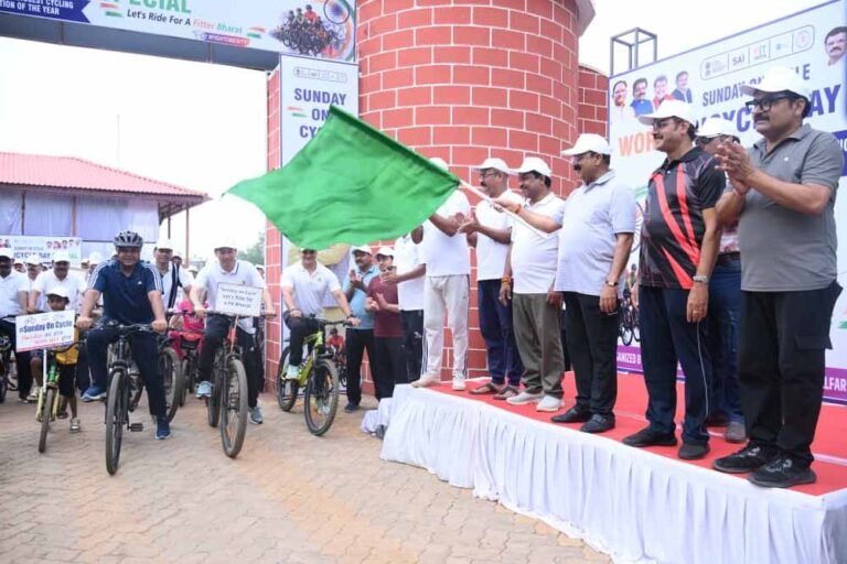 सायकिलिंग हमें फिट और ऊर्जावान बनाए रखता है : अरुण साव