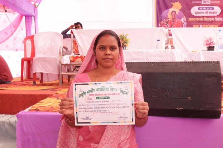 सक्ती की दूरपती की सफलता की कहानी, बिहान योजना के सहारे सिलाई से कमाए 1.20 लाख रुपये