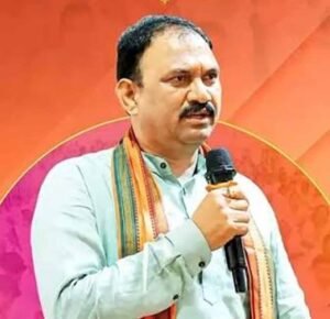 परदेसी डॉक्टरों की प्रैक्टिस पर छिड़ी सियासत, स्वास्थ्य मंत्री बोले- सिर्फ बयान नहीं, छत्तीसगढ़ की भी सोचिए