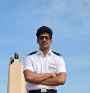 मिसाइलों के साए में बीते 3 महीने, होर्मुज में फंसे नेवी अधिकारी रुद्रांश चौबे ने सुनाई आपबीती