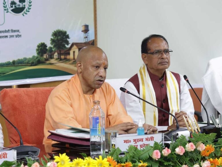 केंद्रीय मंत्री ने प्रधानमंत्री आवास योजना (ग्रामीण) के अगले चरण के लिए 6.18 लाख पात्र लाभार्थियों की सूची मुख्यमंत्री को सौंपी