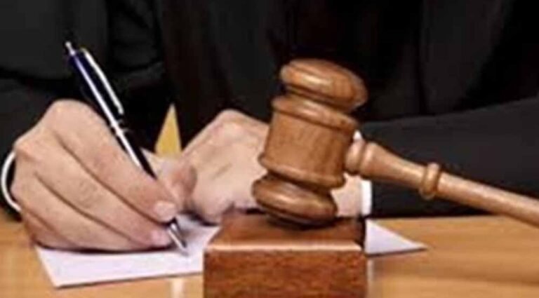हाईकोर्ट की बड़ी टिप्पणी: मृतक शिक्षाकर्मी के आश्रित को अनुकंपा नियुक्ति से वंचित नहीं किया जा सकता