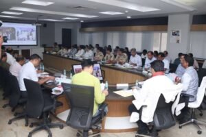 राज्य सड़क सुरक्षा परिषद की बैठक में दोनों उपमुख्यमंत्रियों और परिवहन मंत्री ने की समीक्षा