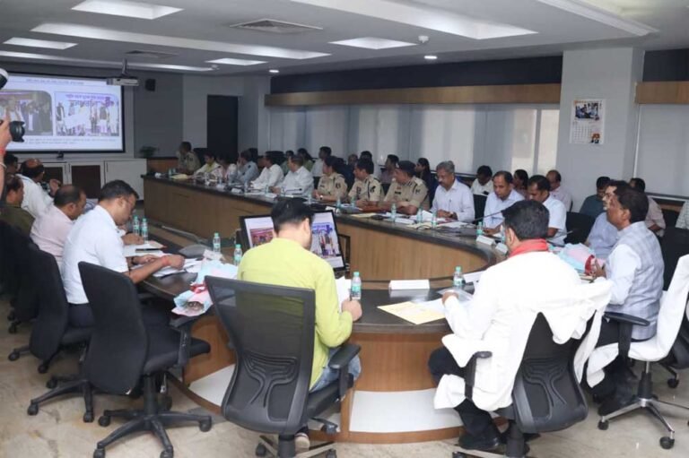राज्य सड़क सुरक्षा परिषद की बैठक में दोनों उपमुख्यमंत्रियों और परिवहन मंत्री ने की समीक्षा