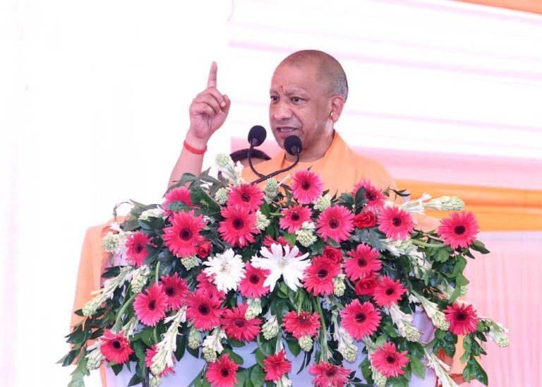 दलगत राजनीति से ऊपर उठते हुए योगी सरकार ने नियोजित विकास पर दिया ध्यान