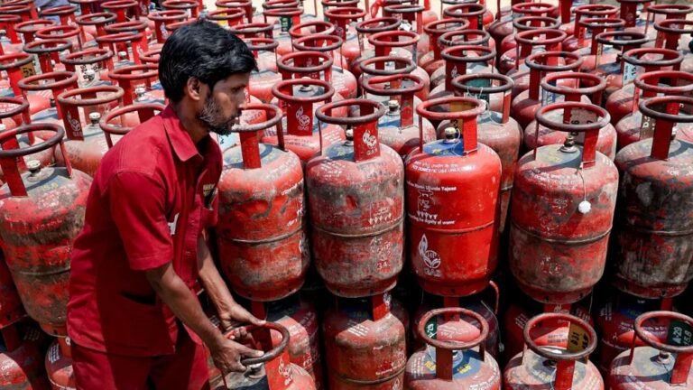 आज से बदल गए LPG के नियम! कच्चे तेल की कीमत घटते ही सरकार का बड़ा ऐलान, जानिए क्या बदला