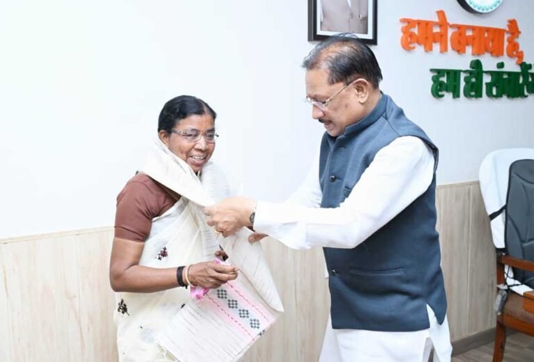 आदिवासी संस्कृति, महिला सशक्तिकरण और सामाजिक सेवा के क्षेत्र में डॉ. बुधरी ताती के योगदान की मुख्यमंत्री ने की सराहना