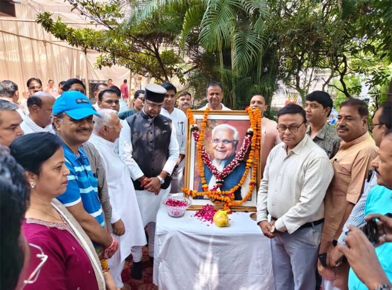 शरबत वितरण से वृद्धजन सम्मान तक, कैलाश सारंग की जयंती पर सेवा और संस्कार का संदेश