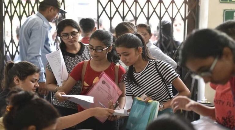 इंजीनियरिंग छात्रों के लिए खुशखबरी: MP में घट सकती है कॉलेज फीस, निजी संस्थानों ने दिया प्रस्ताव